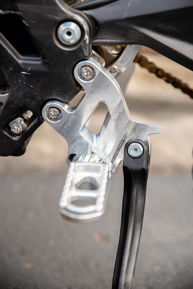 E Ride Pro SS 20mm Lowering Peg Bracket Set With Kickstand Option and Support Brace